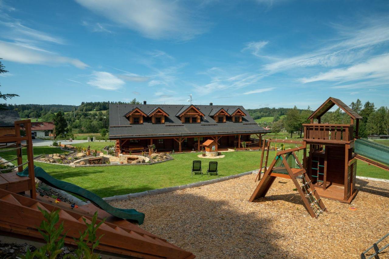 Apartmany Srub Vytonka Lipno เชดนีวีตอน ภายนอก รูปภาพ