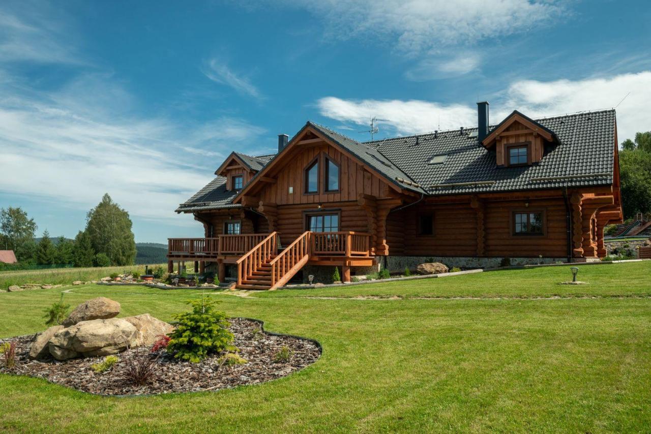 Apartmany Srub Vytonka Lipno เชดนีวีตอน ภายนอก รูปภาพ
