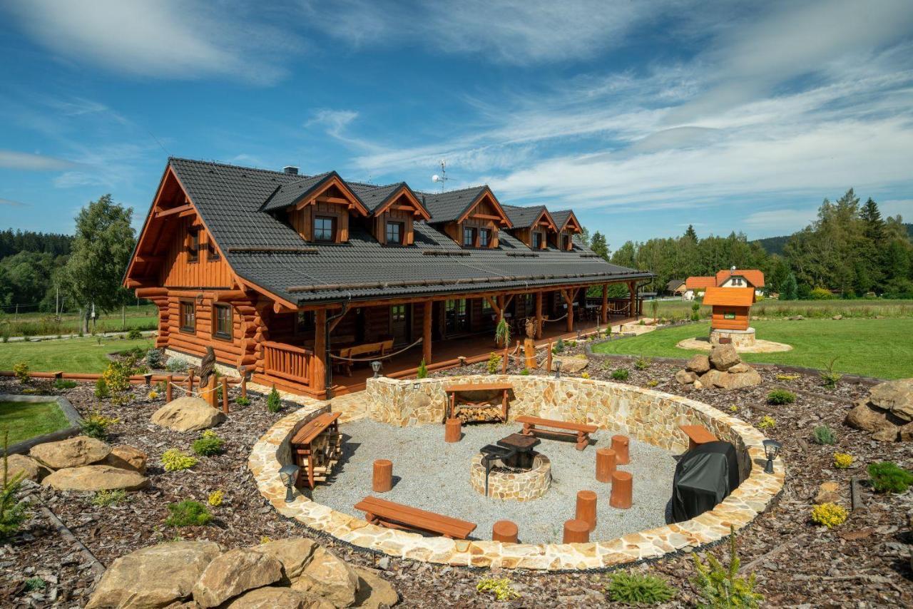 Apartmany Srub Vytonka Lipno เชดนีวีตอน ภายนอก รูปภาพ