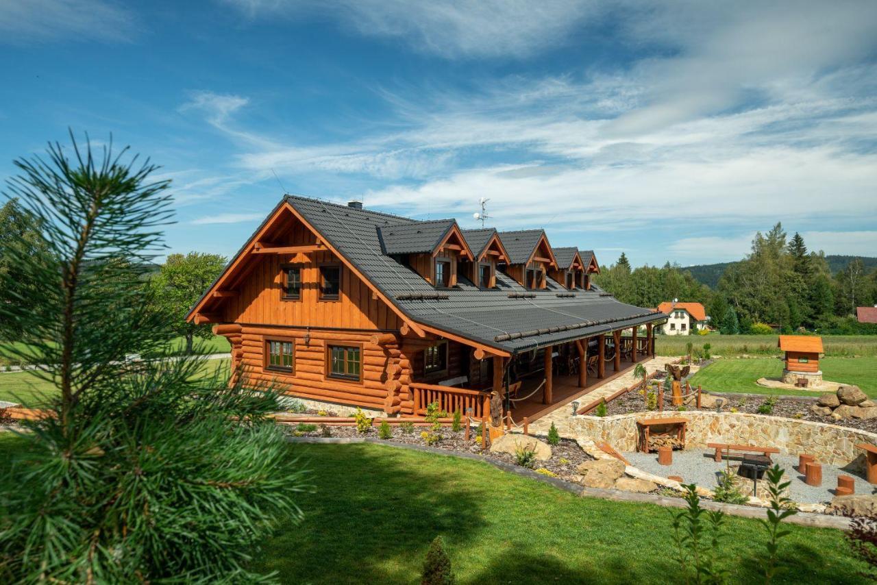 Apartmany Srub Vytonka Lipno เชดนีวีตอน ภายนอก รูปภาพ