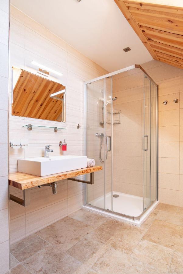 Apartmany Srub Vytonka Lipno เชดนีวีตอน ภายนอก รูปภาพ